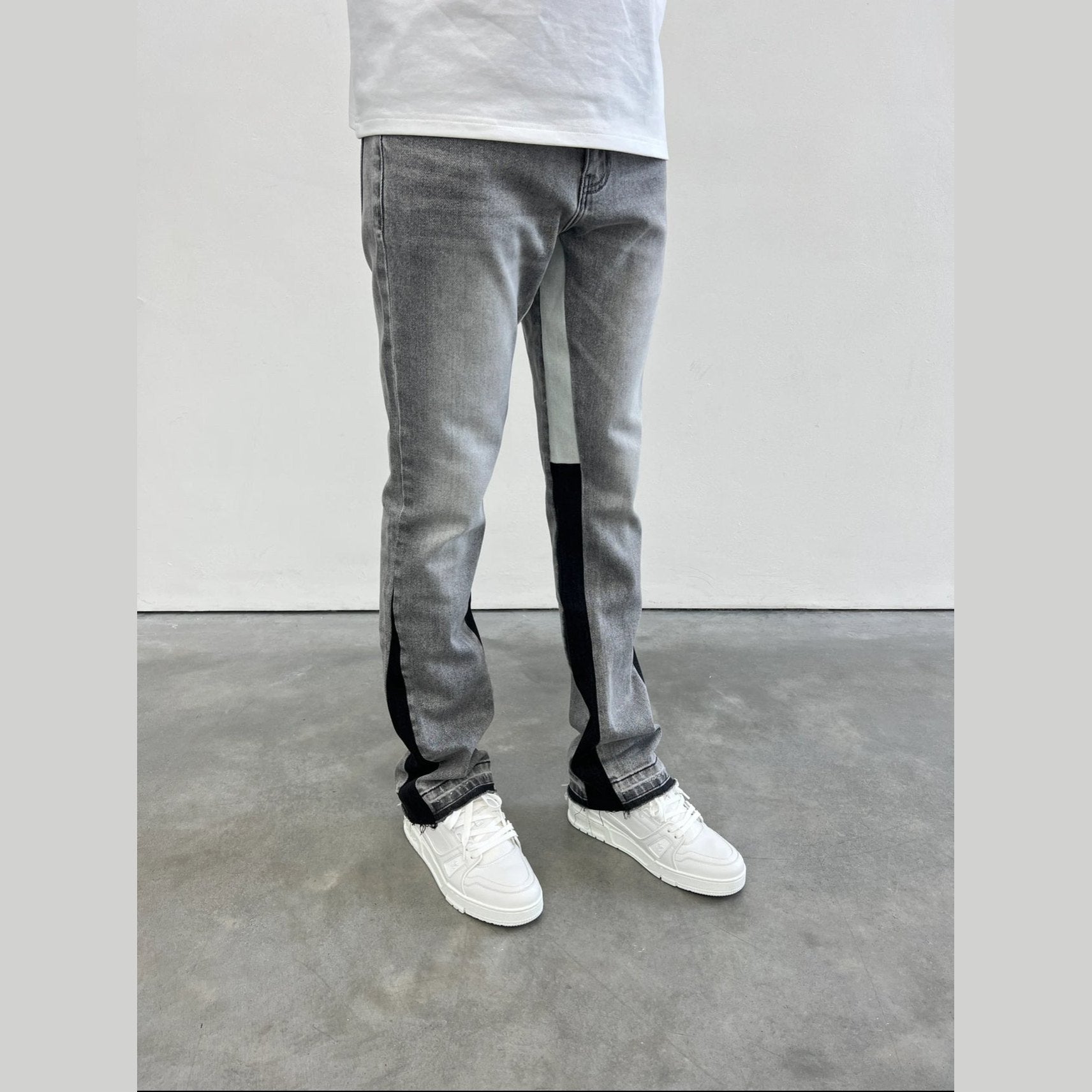 Siarr Flared Jeans ‘Light Grey’