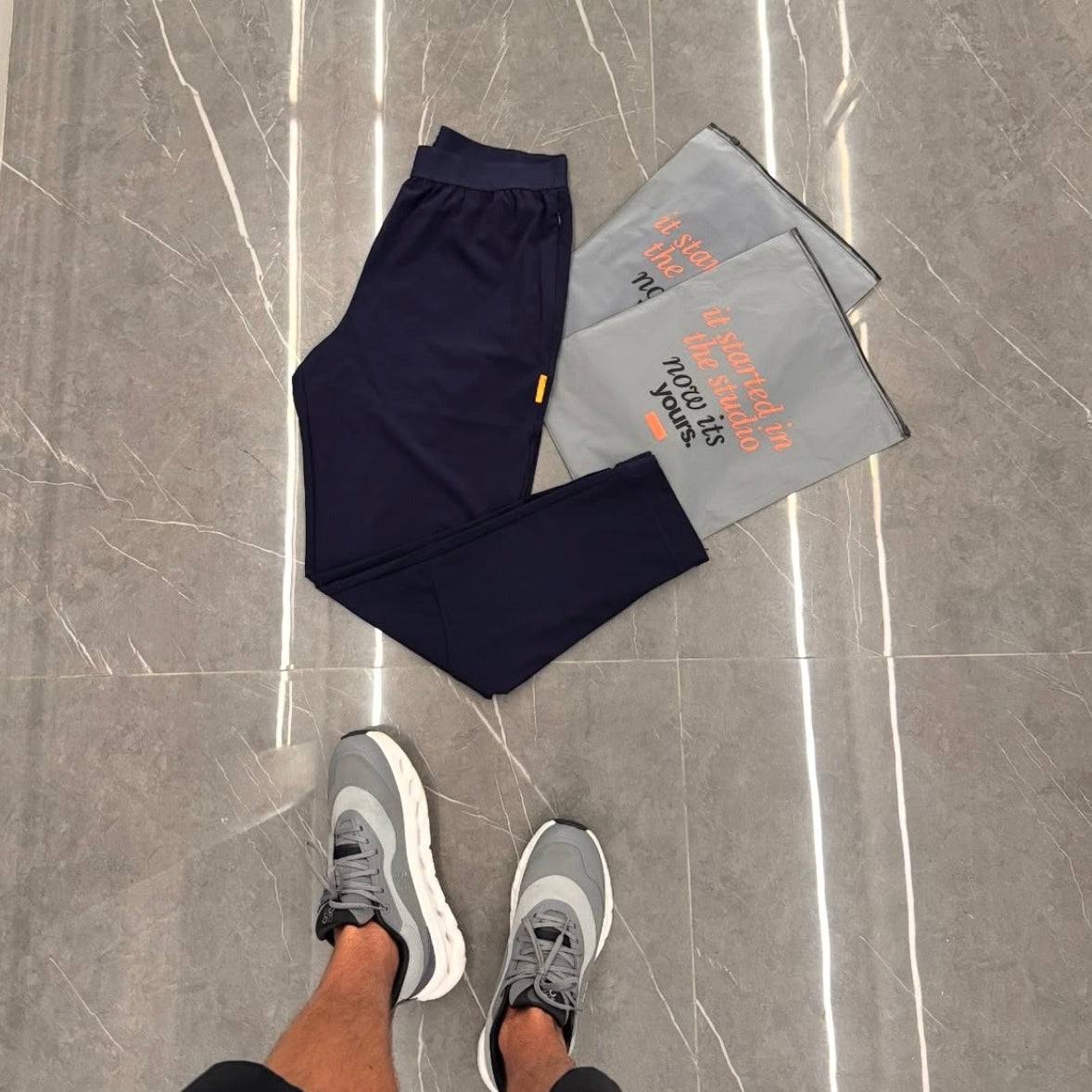 STUDIO BY CHARLES TRACK PANT NAVY