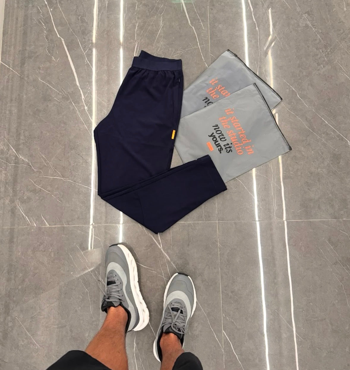 STUDIO BY CHARLES TRACK PANT NAVY