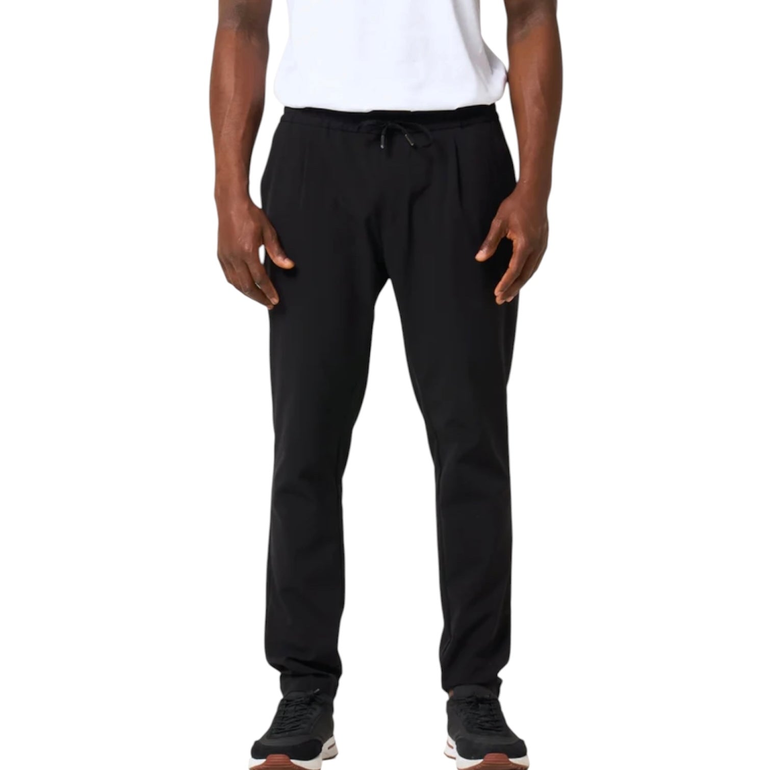 LOIANO SLIM FIT TECH TROUSERS BLACK