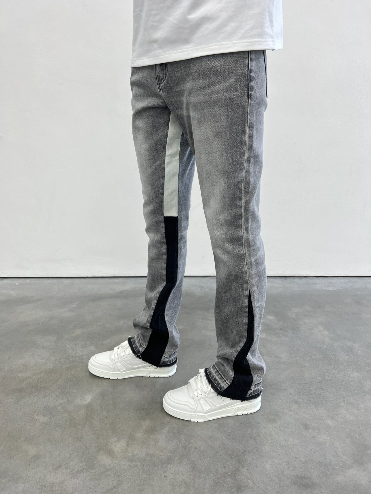 Siarr Flared Jeans ‘Light Grey’