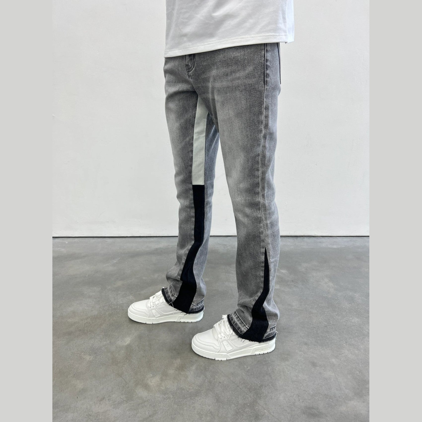Siarr Flared Jeans ‘Light Grey’