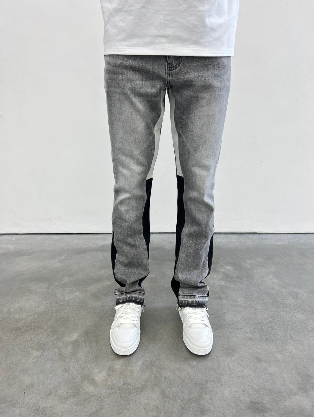 Siarr Flared Jeans ‘Light Grey’