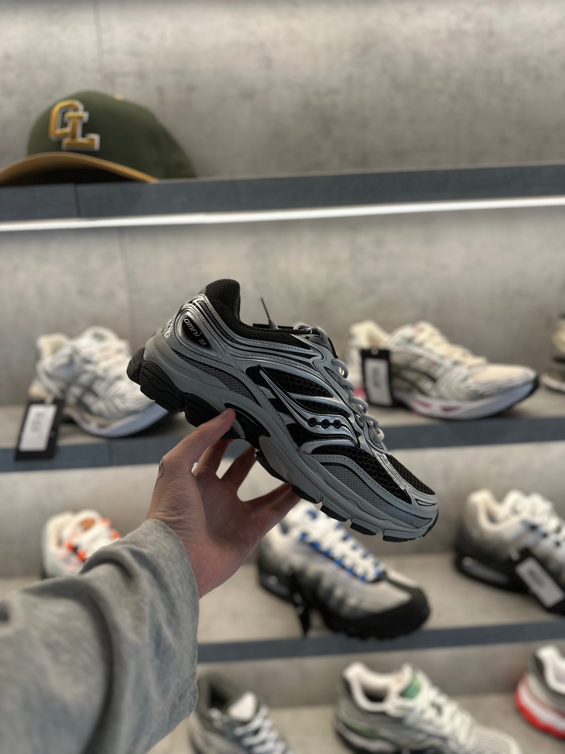 SAUCONY Progrid Omni 9 “Cadet Black”