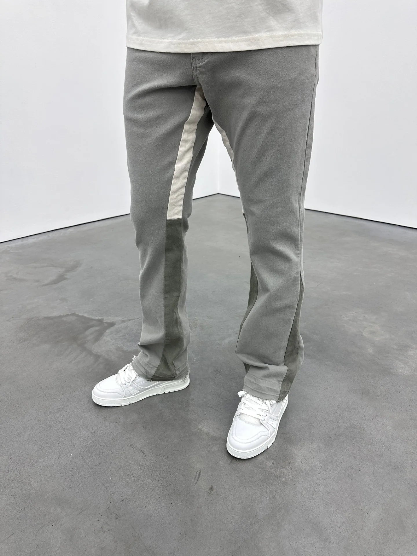 Siarr Flared Jeans Stone Grey
