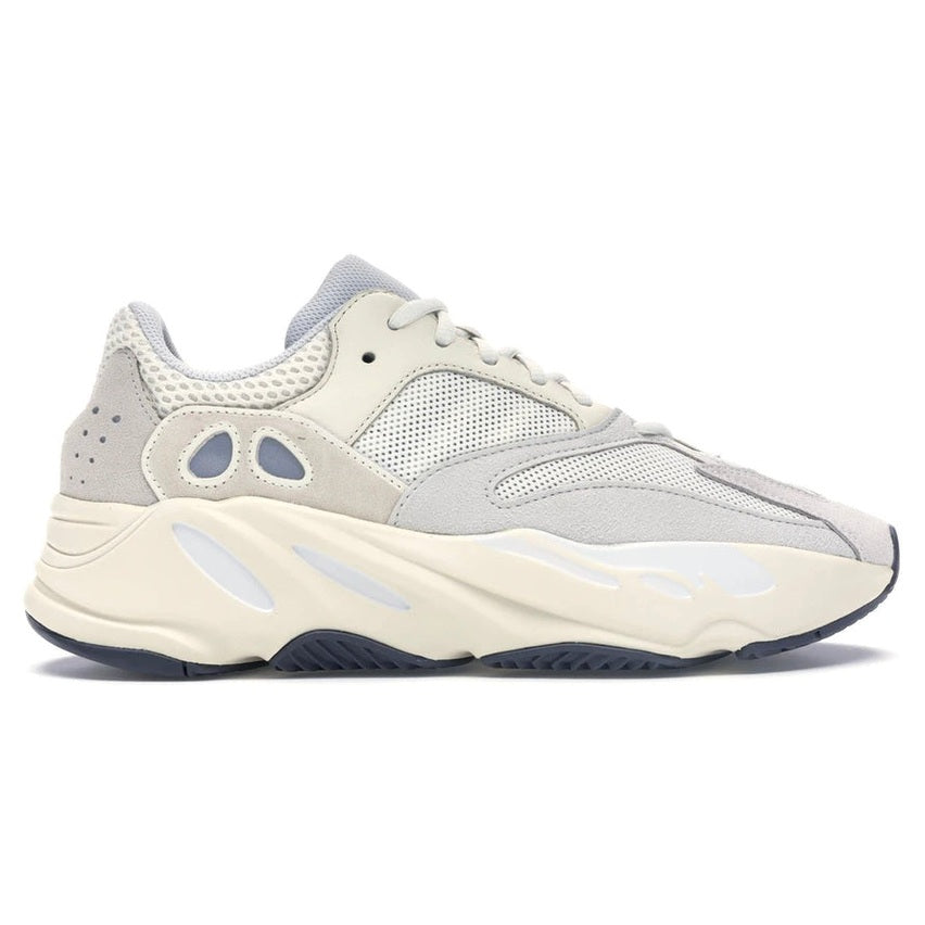 Yeezy 700 Analog